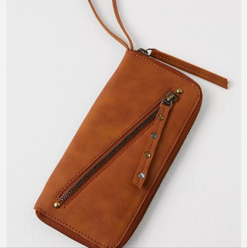 FREE PEOPLE Distressed Vegan Leather Zip Brown Wallet Wristlet